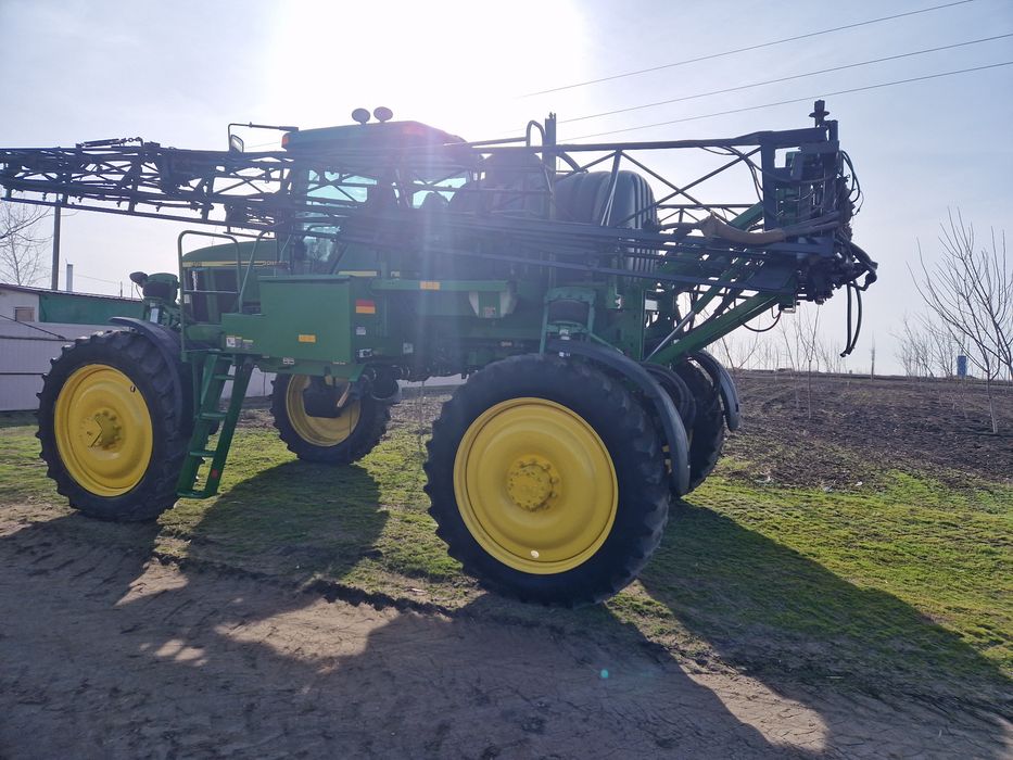 Самохідний оприскувач JOHN DEERE-4710