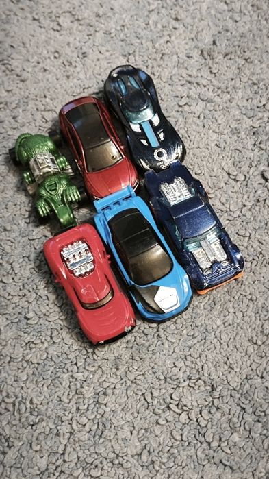 Auta hotwheels 6 szt