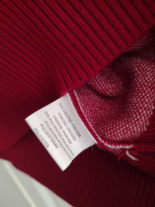 Червона кофта в білий горох, Італія, розмір 50-52.