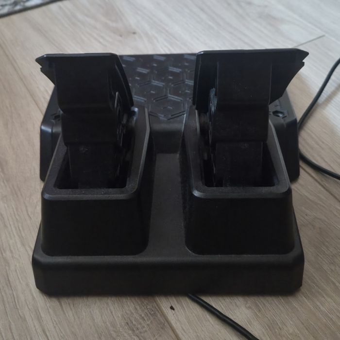 Kierownica Thrustmaster T128 z oryginalnymi pedałami + gratis