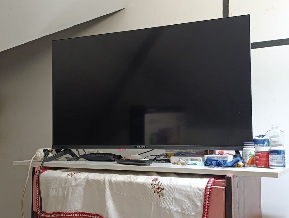 Tv  Led 43 polegadas Silver