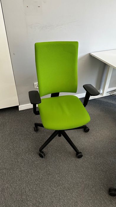 Fotel biurowy - z regulacją wszystkiego