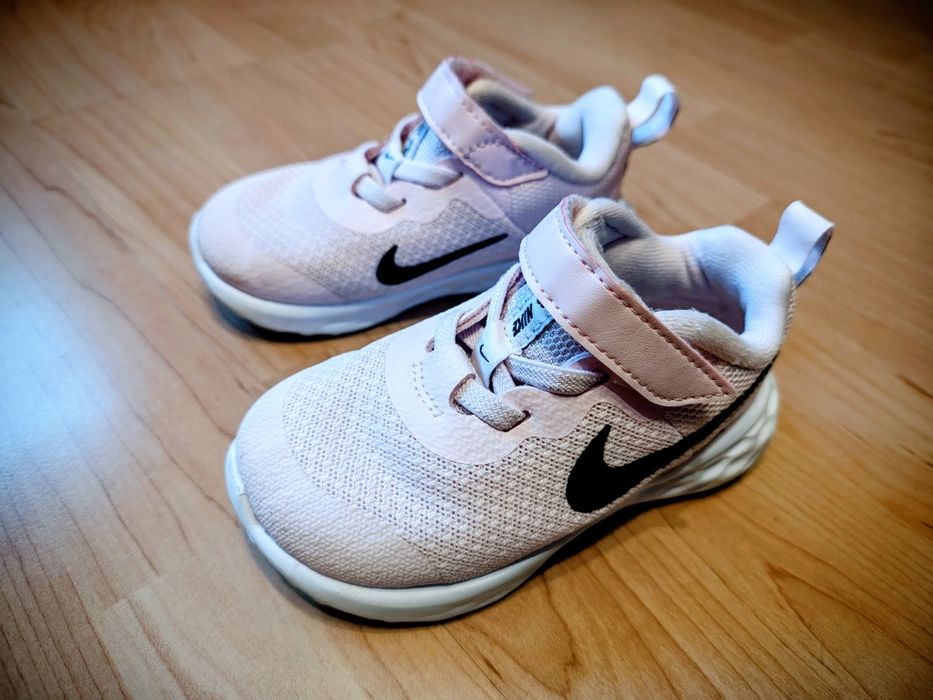 Buty sportowe Nike 23,5