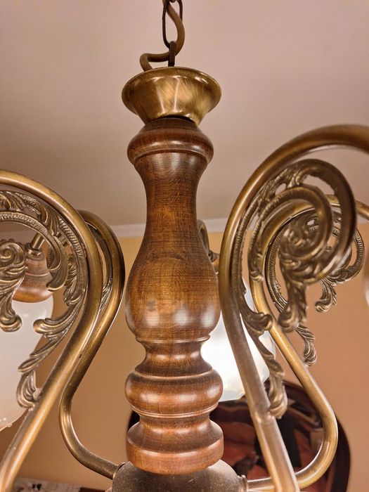 Candeeiro arte nova teto e mesa cabeceira