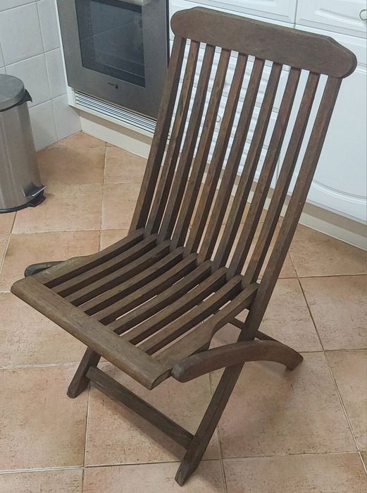 CADEIRA EM MADEIRA.ALMOFADA COSTAS E ASSENTO.Casa,Quarto,Sala,Cozinha.