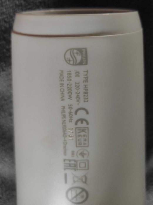 Фен Philips ThermoProtect 2200W.