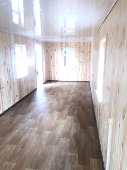 Торговий кіоск, причіп, вагончик на колесах