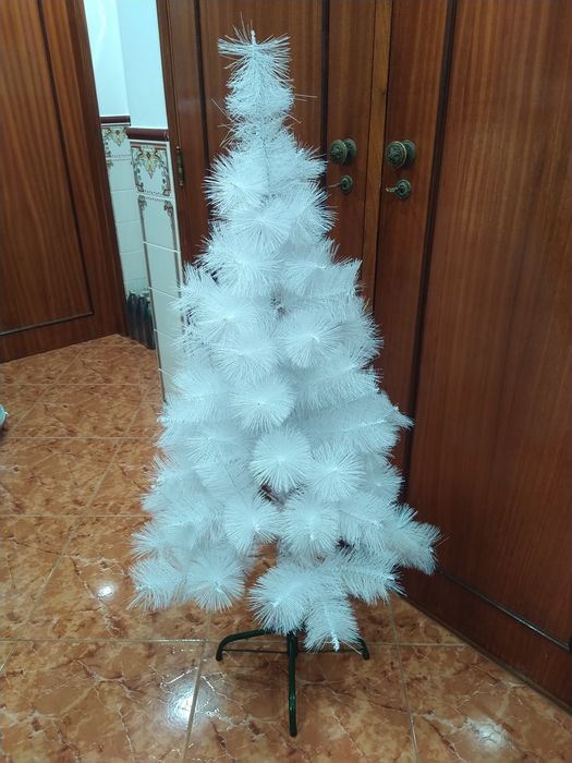 Árvore de natal branca casa quarto apartamento vivenda escritório gabi