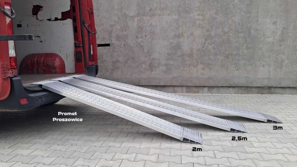 2 Lekkie Najazdy Aluminiowe Panelowe Frezowane do Busa Przyczepy 32cm szerokie