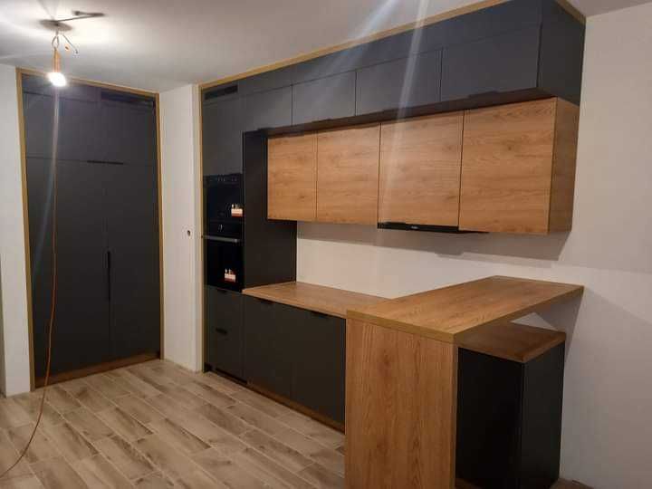 Składanie i Montaż mebli z paczek/Meble na wymiar