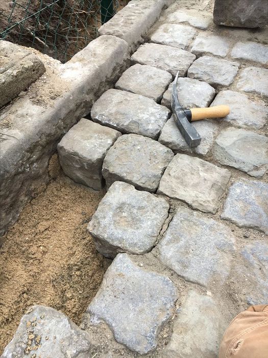 Укладка тротуарной плитки установка бордюров, дренажные иланшафтные работы