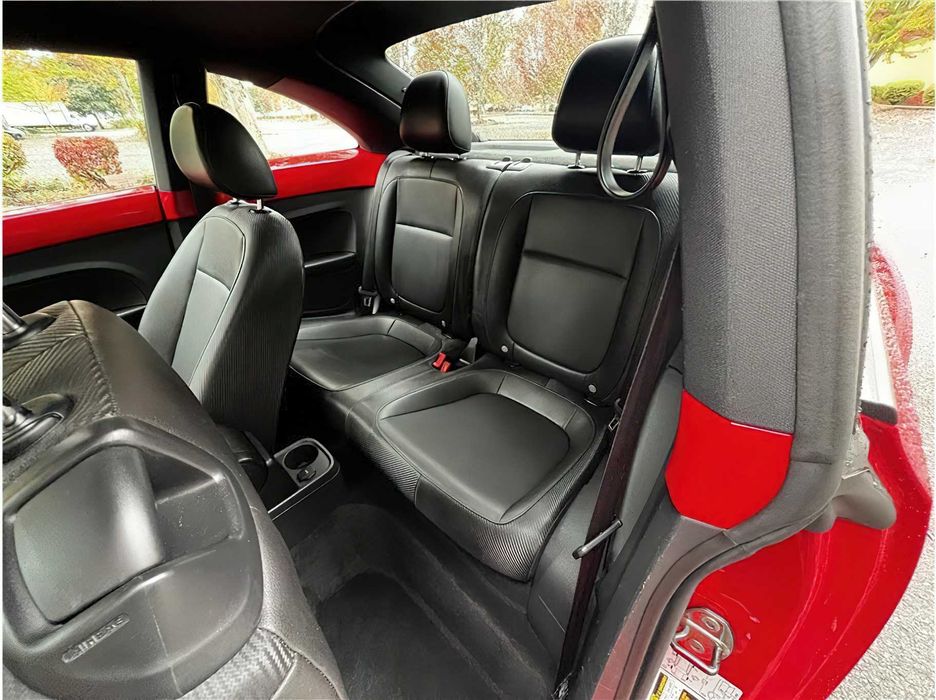 Volkswagen Beetle      2015