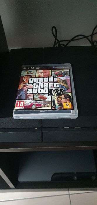Playstation 4  1tb com gta IV