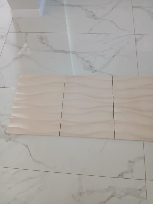 Gipsowe płyty zdobieniowe na ściane