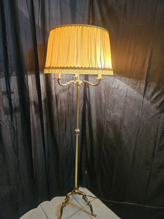 Candeeiro estilo luis XV