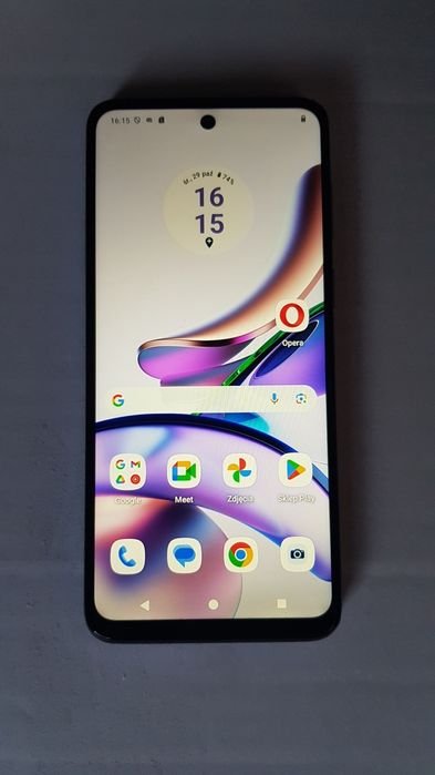 Telefon Motorola g13 4/128GB etui ładowarka indukcyjna