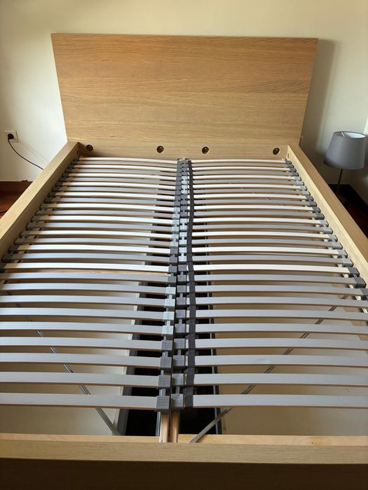 Cama Malm com 4 gavetas
