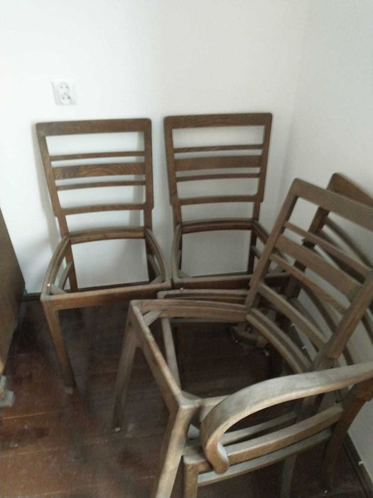 Zestaw mebli antycznych