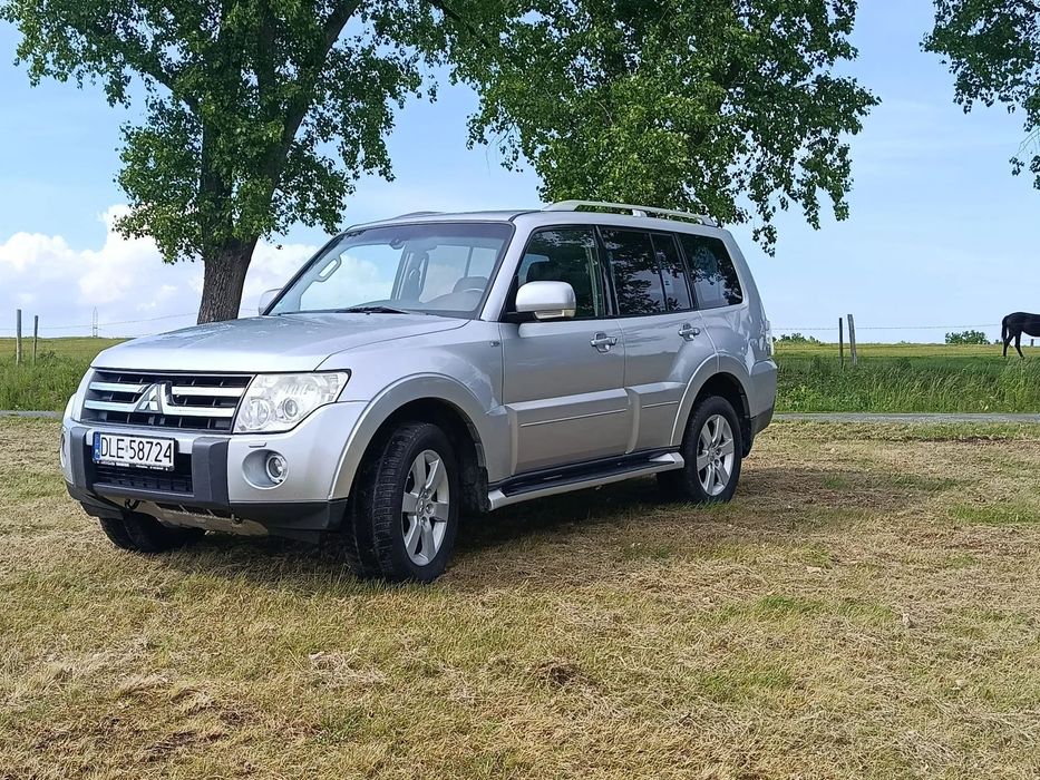 Mitsubishi Pajero Mitsubishi Pajero 3.2 7 osobowe zadbane