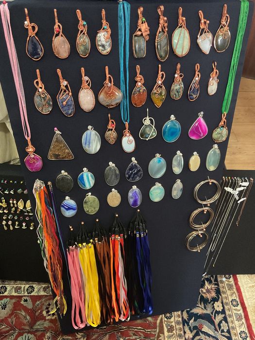 Brincos anéis colares fios vintage