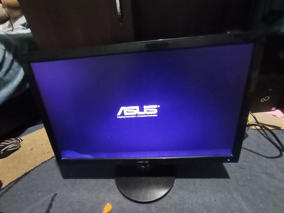 Продам монітор 2013 року