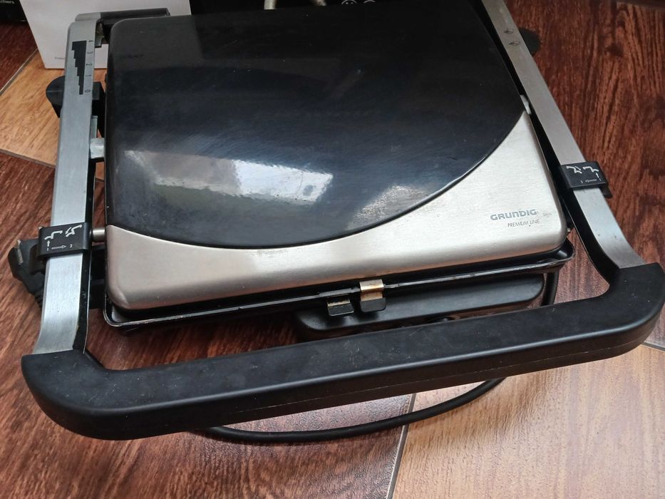 Електрогриль Grundig CG 5040, серія Grundig Premium Line
