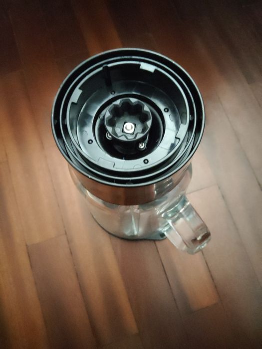 Jarro de vidro me parece ser Oster.1500ml.