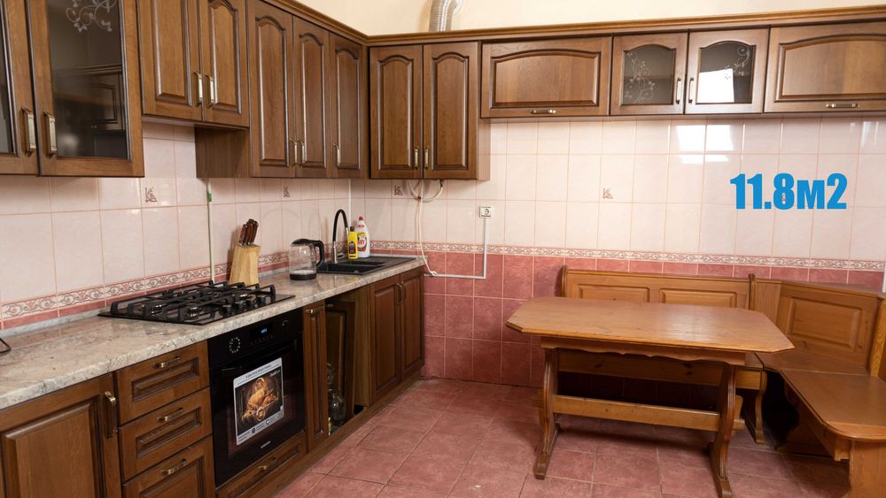 Продам приміщення в центрі м.Дубно під салон, клініку, магазин.