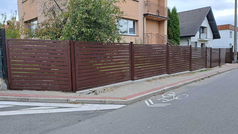 Ogrodzenia. Płoty, panel, siatka, murowane.