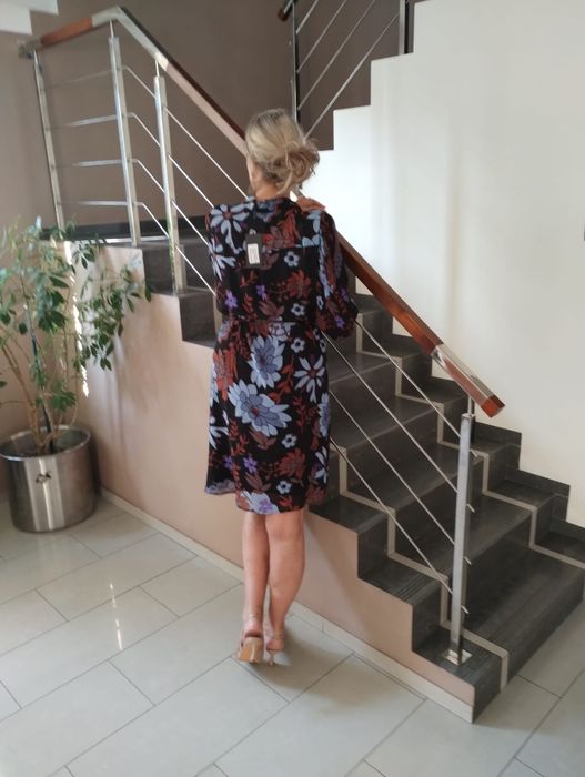 Piekna, bardzo elegancka sukienka,