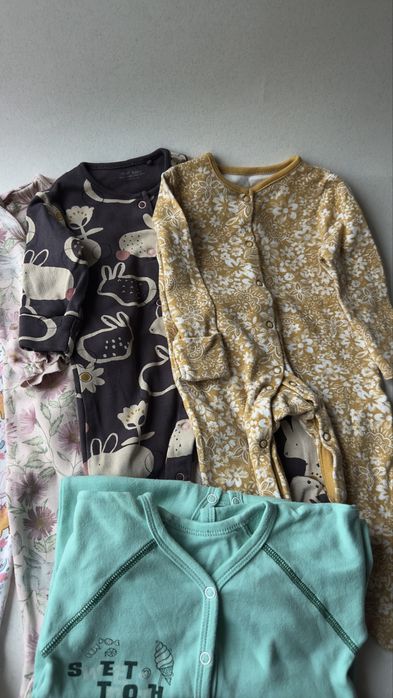 Чоловічки на 3-6 місяці.