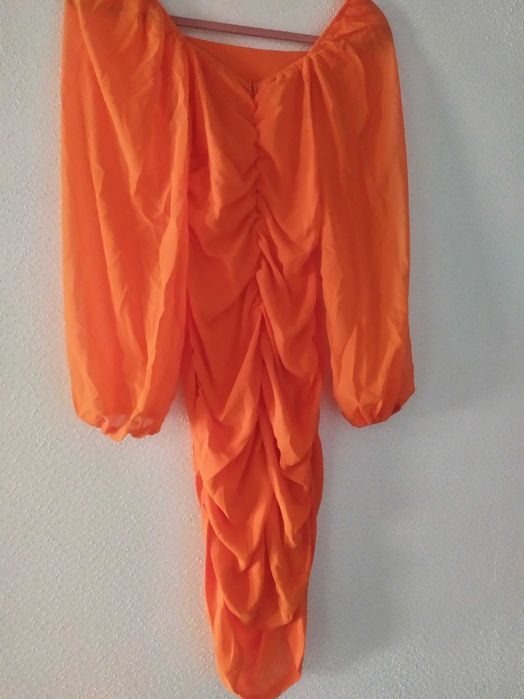 Vestido laranja midi