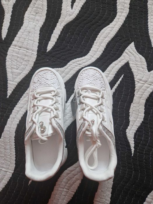Sneakersy  damskie  białe  letnie