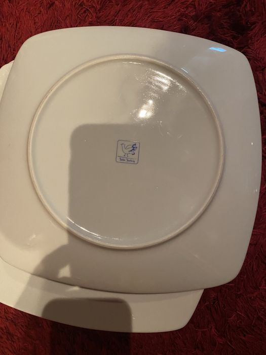4 White Plates64750739300610123