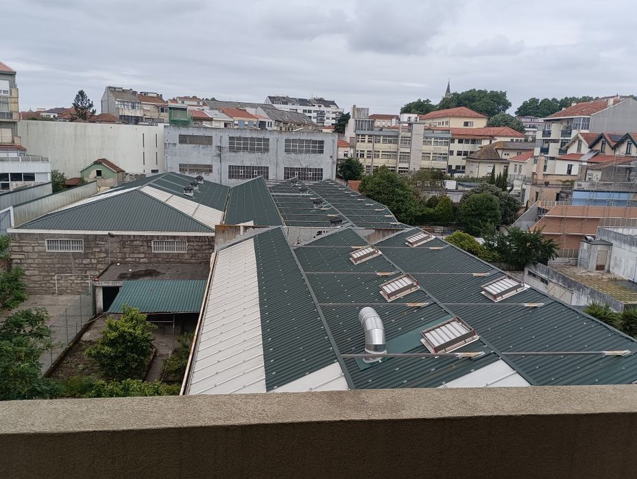 Aluguer de quarto com varanda