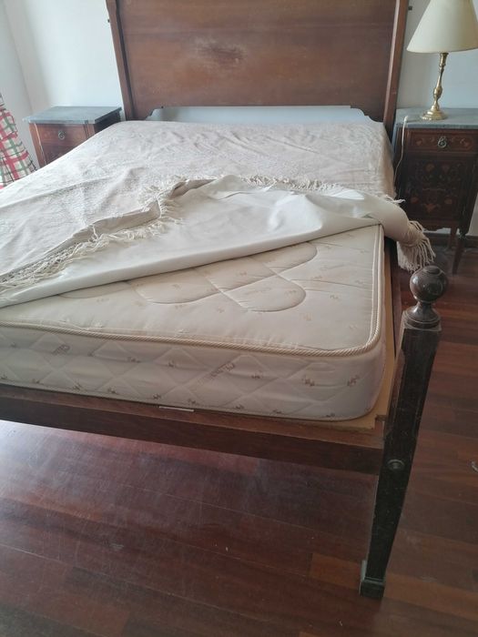 Conjunto de Quarto Antigo de Casal em Madeira