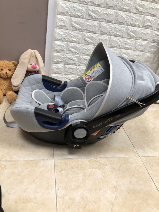 Автокрісло Britax Römer Baby-Safe2 i-SIZE Група 0+ (0-13 кг) брітакс