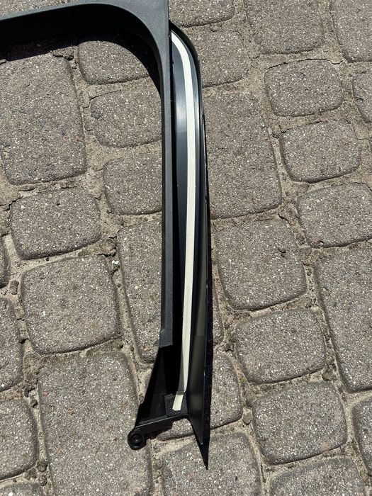 Рамка дверки Ford Edge