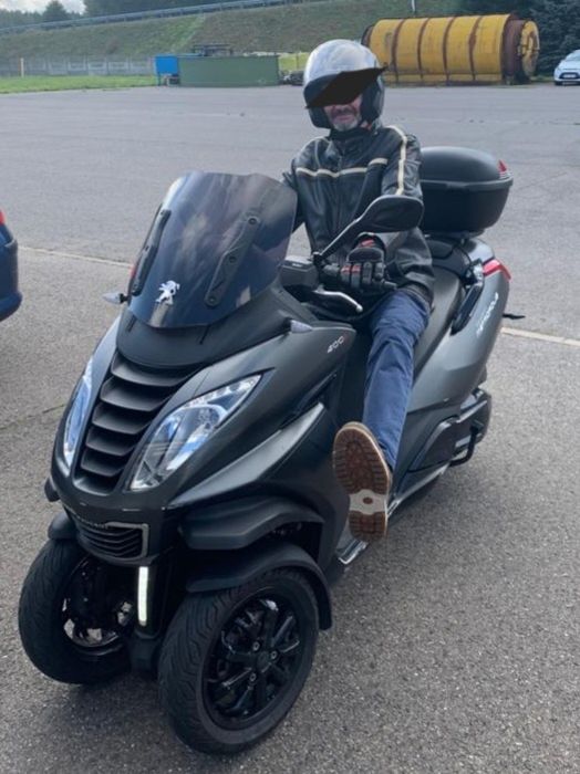 Skuter PEUGEOT METROPOLIS 400, 5.5 tyś. wyposa. GRATIS na prawko B