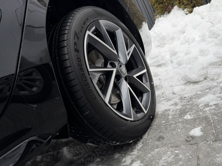 Skoda Диски + шини  Pirelli Cinturato P7 (P7C2 235/45 R18 98Y XL RG RO