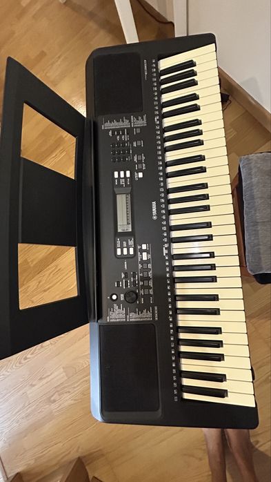 Teclado Yamaha PSR-E363 - 61 teclas, 622 vozes - Perfeito estado funcional