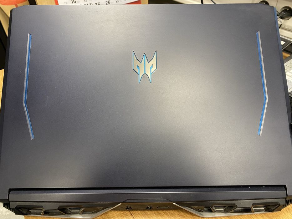 Laptop gamingowy PREDATOR HELIOS  700 i9 64 GB Ram