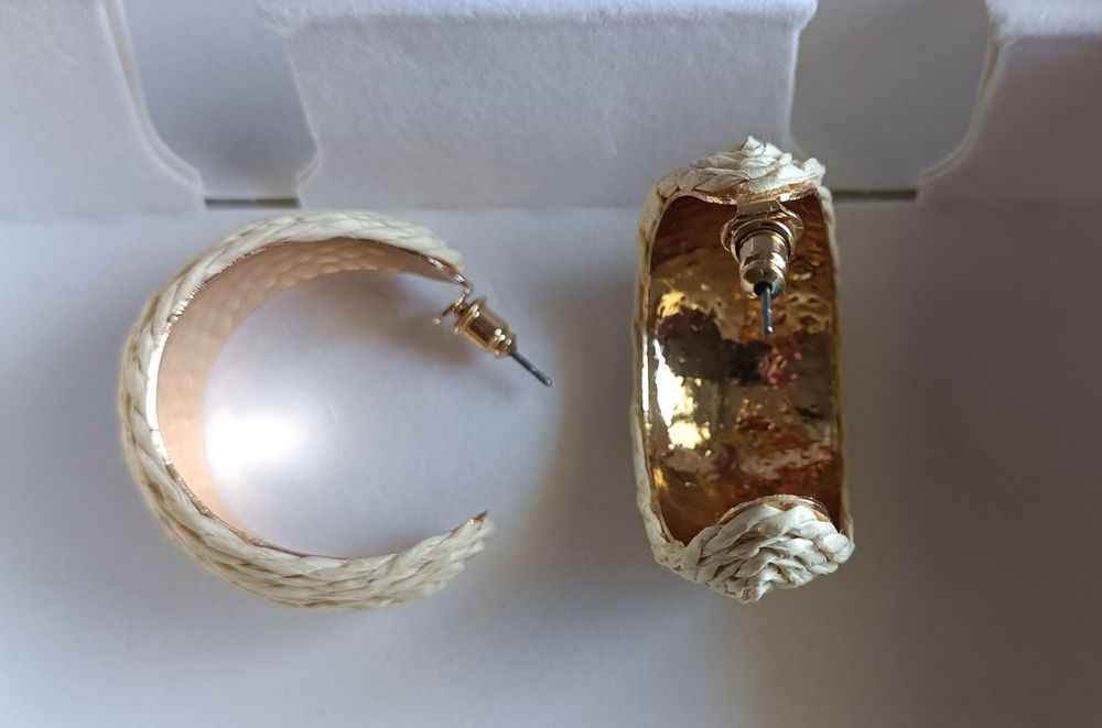 Brincos  diversos novos