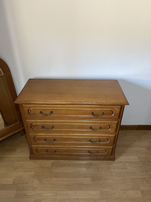 Conjunto mesas de cabeceira + comoda com espelho