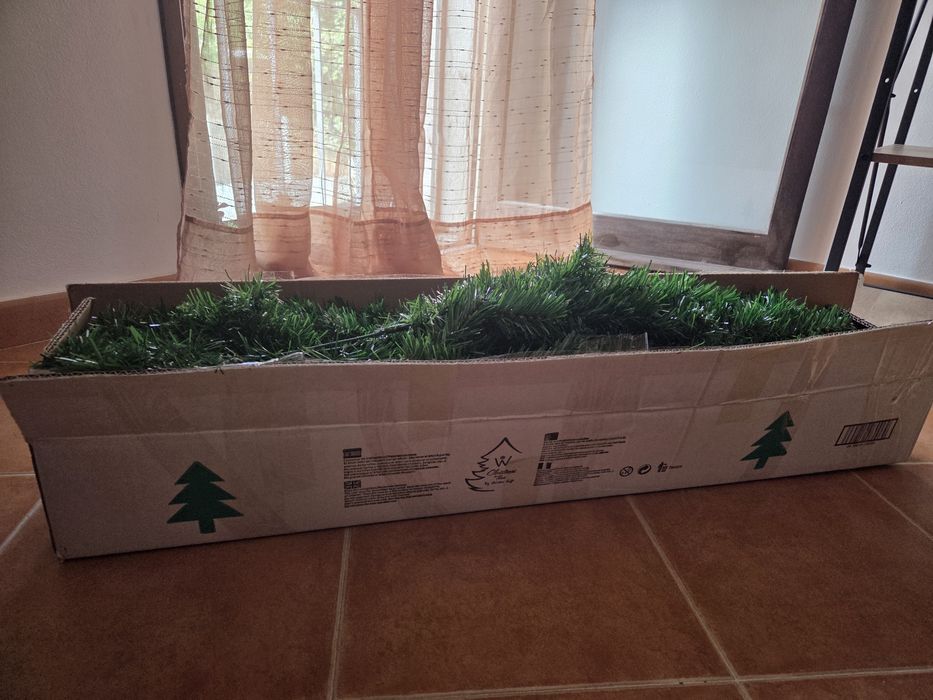 Árvore de Natal Artificial Verde 210 cm + Suporte de Metal (Como Nova)