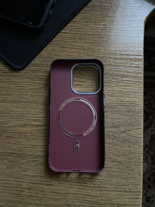 Карбоновий чехол на Iphone 14 pro