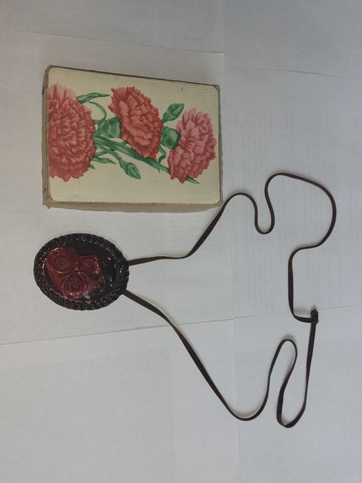 Кулон     новый.