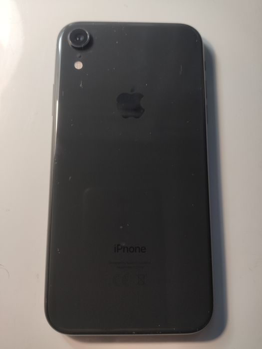 Продам iPhone XR