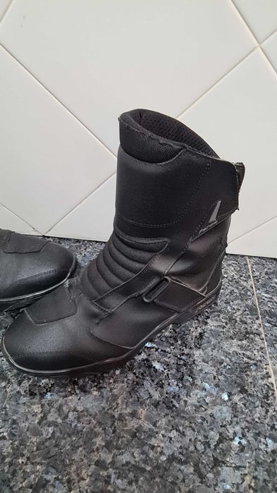 Botas da marca Forma