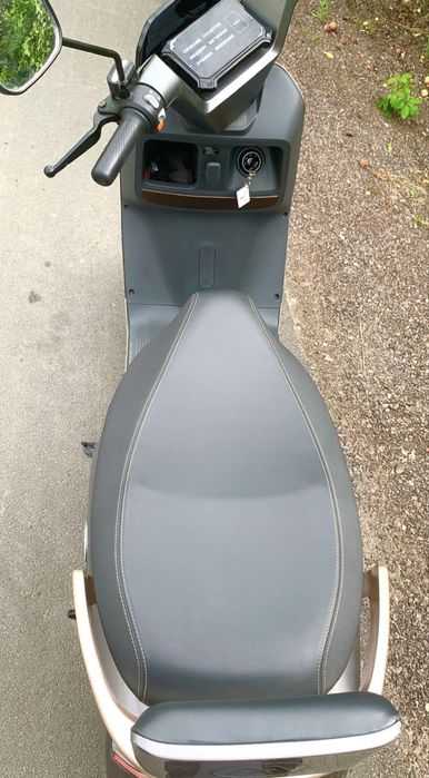 Aima a 700 електро скутер